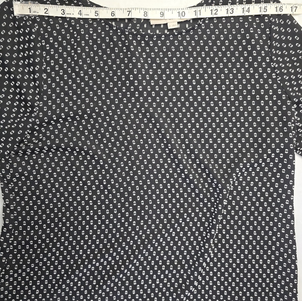 LOFT Blouse Black White Raised Dot 3/4 Sleeve Ruffle Cuffs Officewear M - Picture 9 of 13